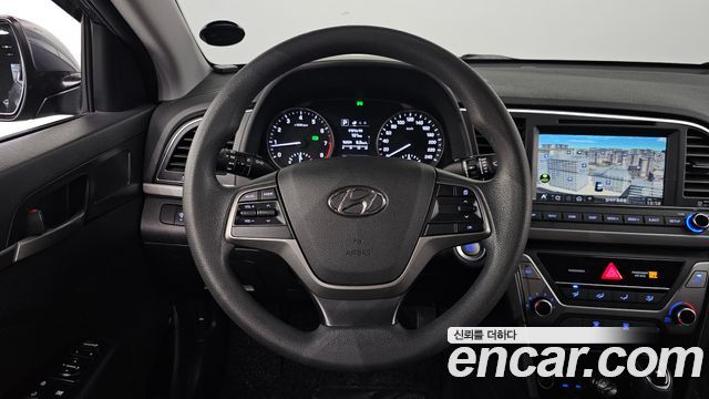 Hyundai AVANTE 2017 — photo 13