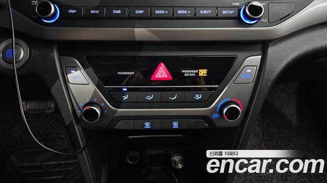 Hyundai AVANTE 2017 — photo 16