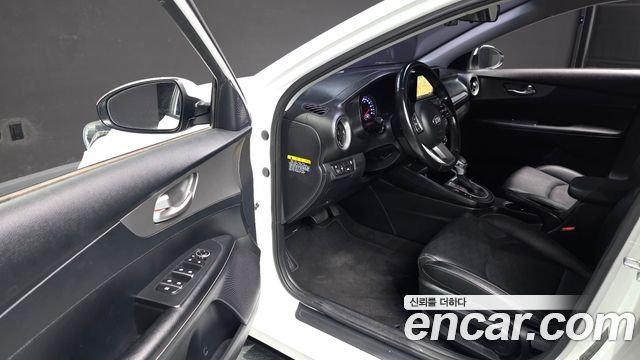 Kia K3 2019 — photo 10