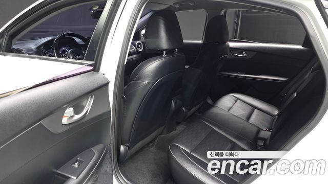 Kia K3 2019 — photo 11