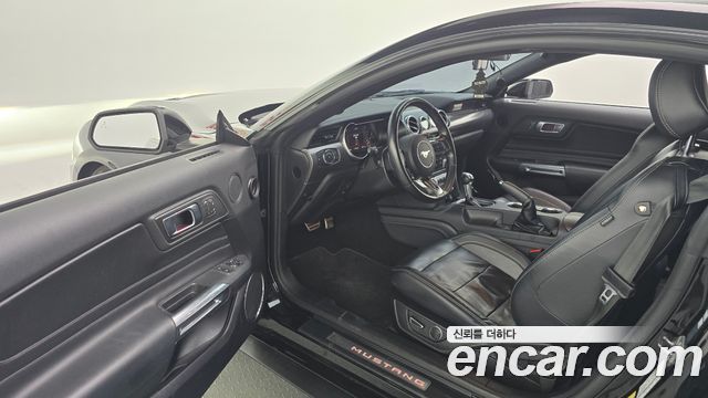 Ford Mustang 2019 — photo 10