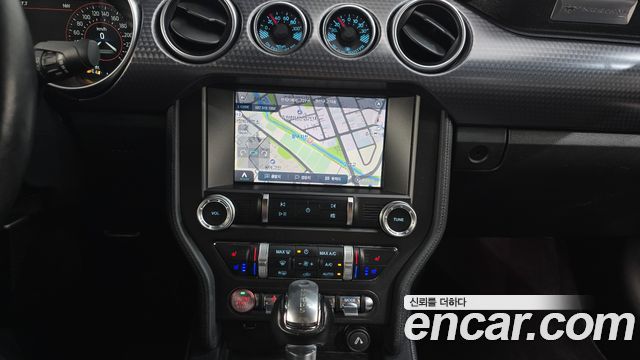 Ford Mustang 2019 — photo 12