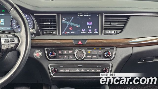 Kia K7 2018 — photo 20