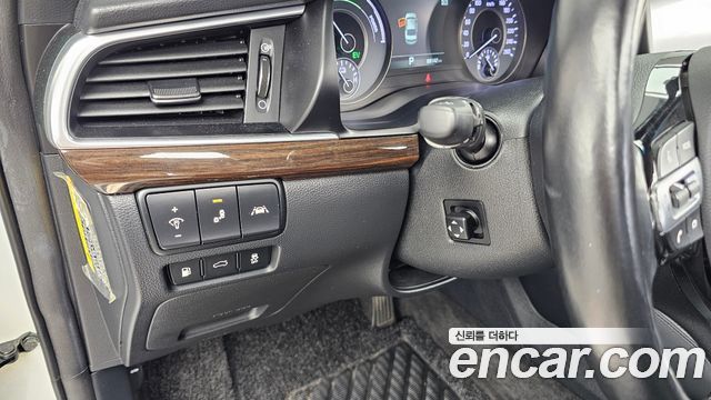 Kia K7 2018 — photo 22