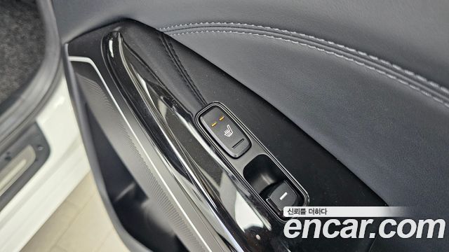 Kia K7 2018 — photo 25