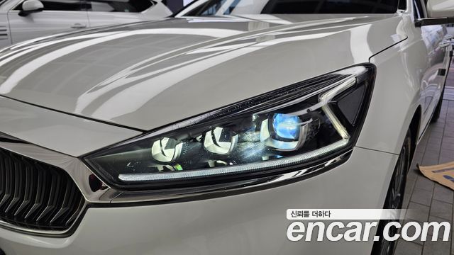 Kia K7 2018 — photo 8