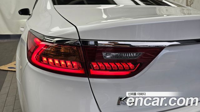 Kia K7 2018 — photo 9