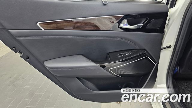 Kia K7 2018 — photo 15