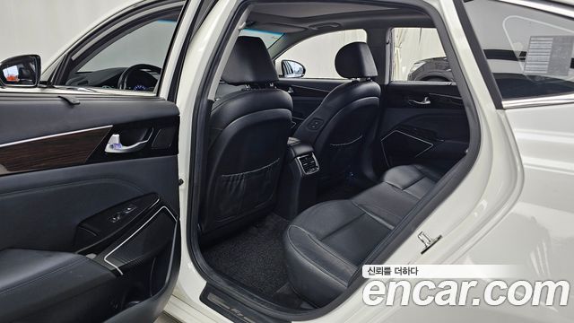 Kia K7 2018 — photo 16