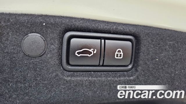 Kia K7 2018 — photo 27