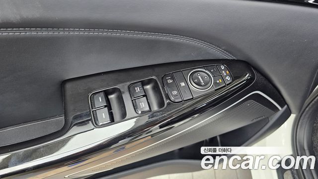 Kia K7 2018 — photo 29