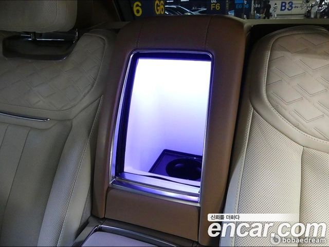Land Rover Range Rover 2023 — photo 10