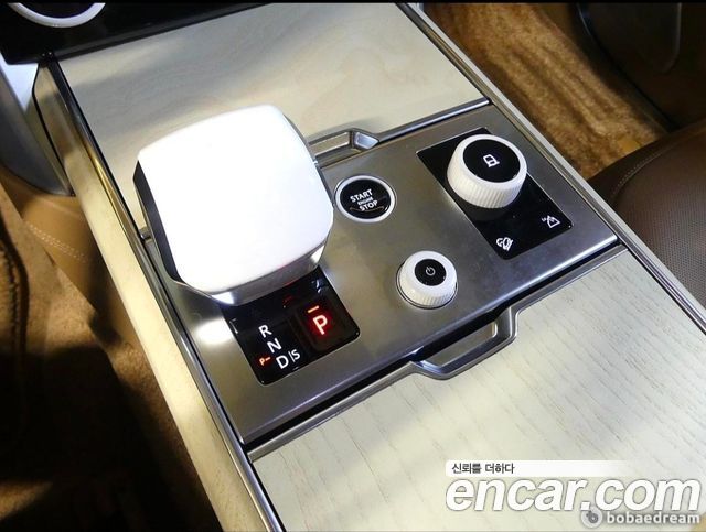 Land Rover Range Rover 2023 — photo 12