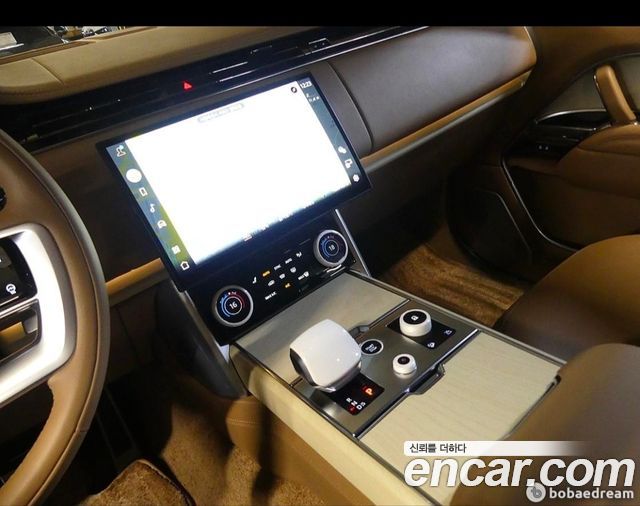 Land Rover Range Rover 2023 — photo 13