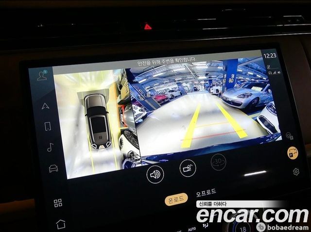 Land Rover Range Rover 2023 — photo 14