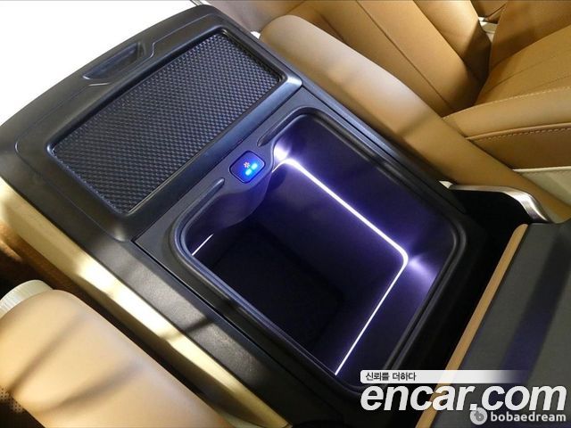 Land Rover Range Rover 2023 — photo 16