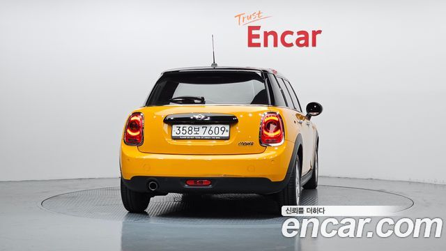Mini Cooper 2018 — photo 4