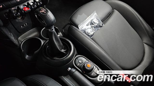 Mini Cooper 2018 — photo 9