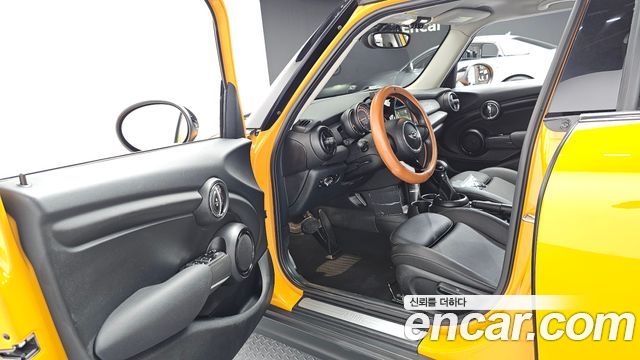 Mini Cooper 2018 — photo 10