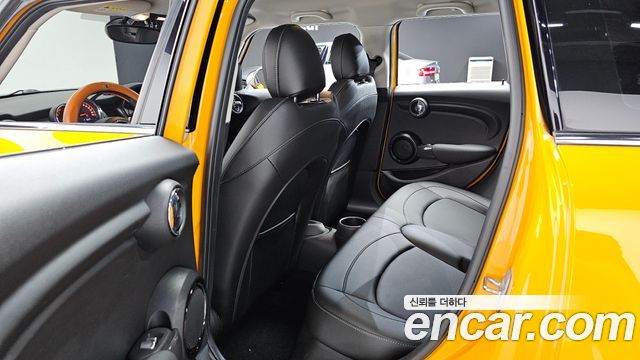Mini Cooper 2018 — photo 11