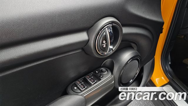 Mini Cooper 2018 — photo 18