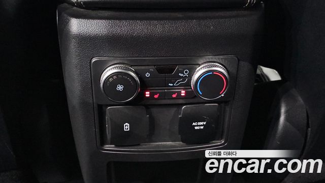 Ford Explorer 2020 — photo 25