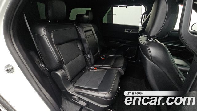 Ford Explorer 2020 — photo 16