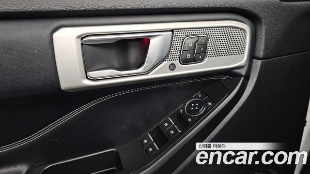 Ford Explorer 2020 — photo 27