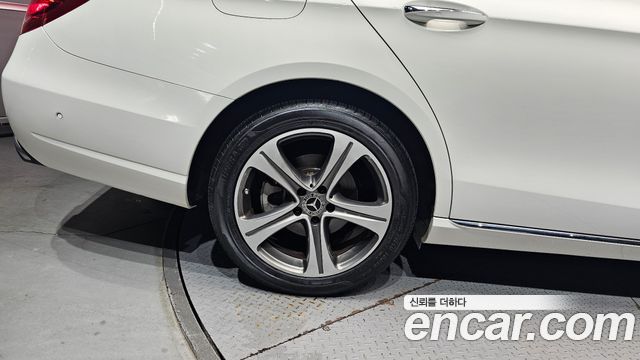 Mercedes-Benz E-Class 2019 — photo 5