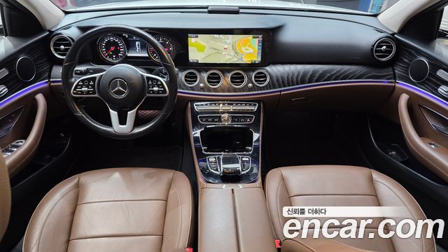 Mercedes-Benz E-Class 2019 — photo 10