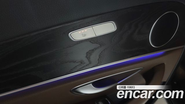 Mercedes-Benz E-Class 2019 — photo 25