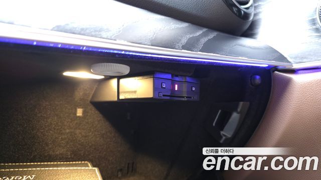 Mercedes-Benz E-Class 2019 — photo 26