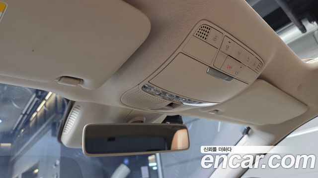 Mercedes-Benz E-Class 2019 — photo 27