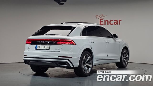Audi Q8 2021 — photo 2