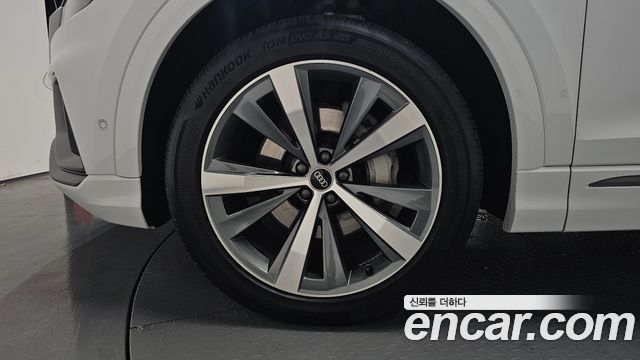 Audi Q8 2021 — photo 5