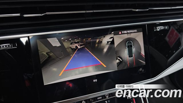 Audi Q8 2021 — photo 21