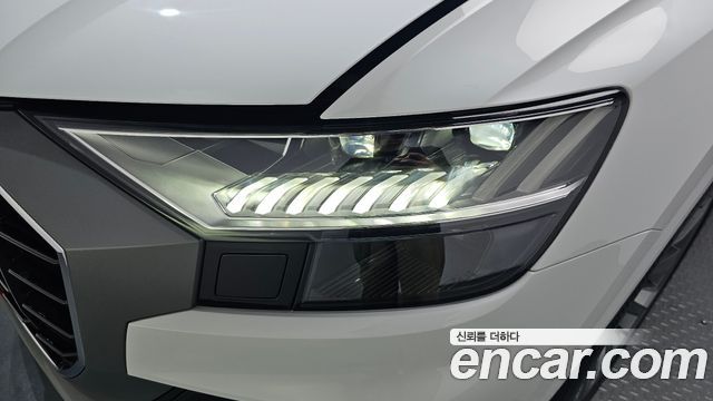 Audi Q8 2021 — photo 8