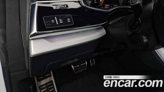 Audi Q8 2021 — photo 32