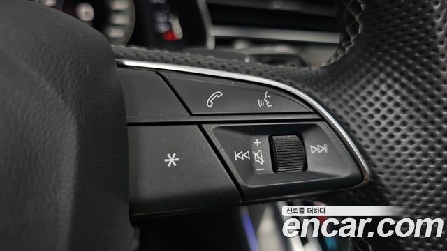 Audi Q8 2021 — photo 33