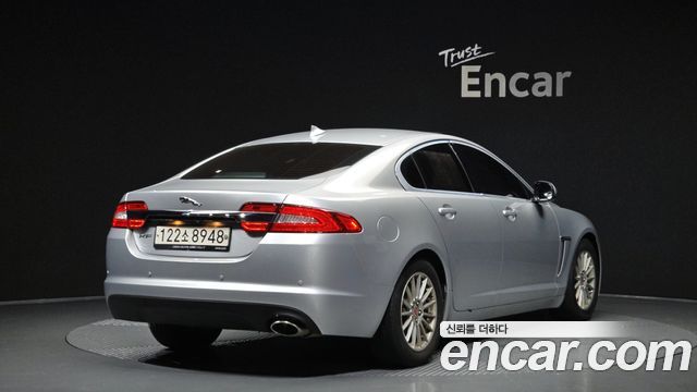 Jaguar XF 2014 — photo 2