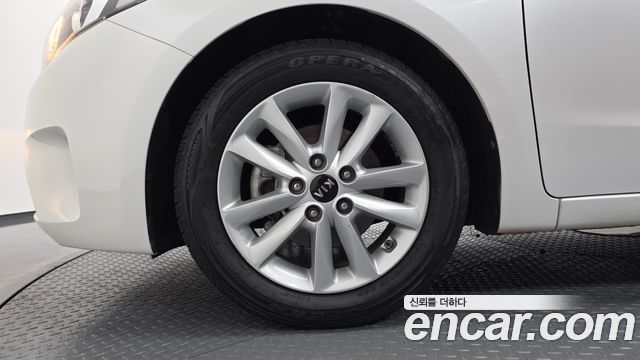 Kia K3 2017 — photo 5