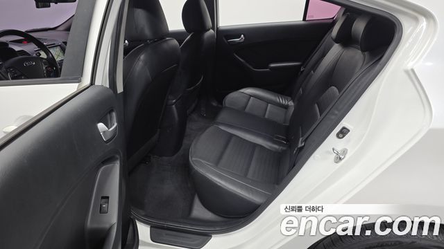 Kia K3 2017 — photo 11