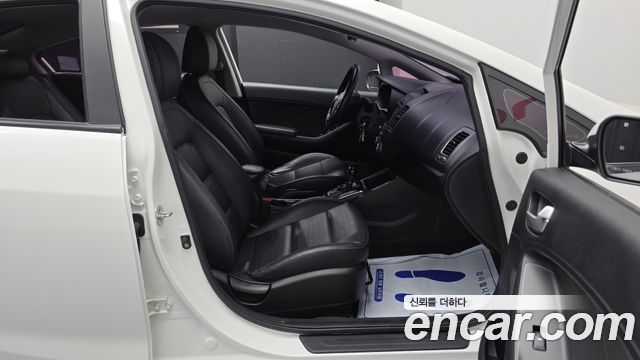 Kia K3 2017 — photo 12