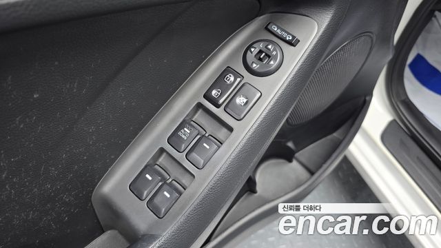 Kia K3 2017 — photo 13
