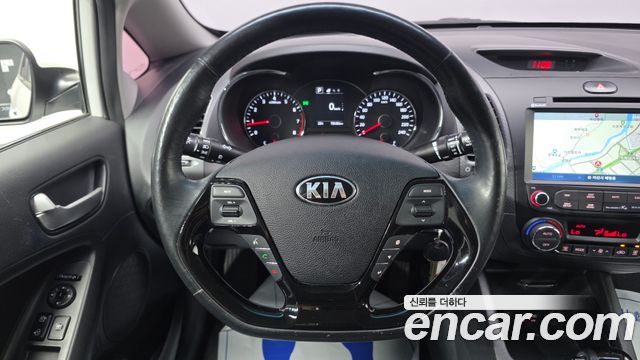 Kia K3 2017 — photo 14