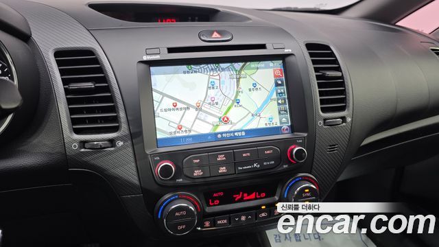 Kia K3 2017 — photo 16