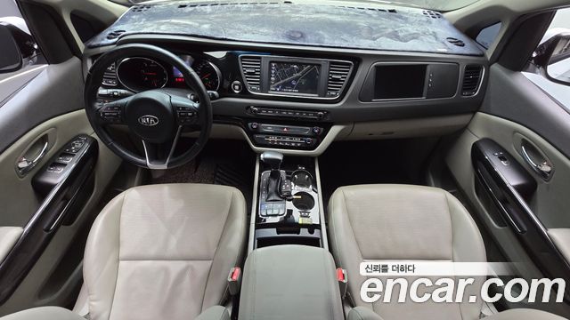 Kia Canival 2018 — photo 10