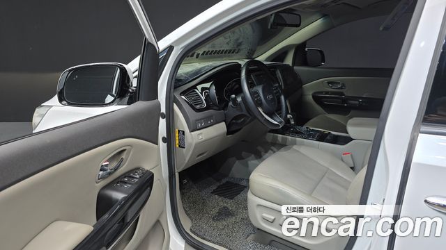 Kia Canival 2018 — photo 13