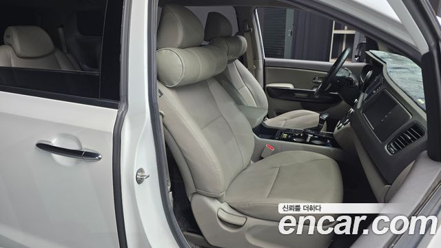 Kia Canival 2018 — photo 17