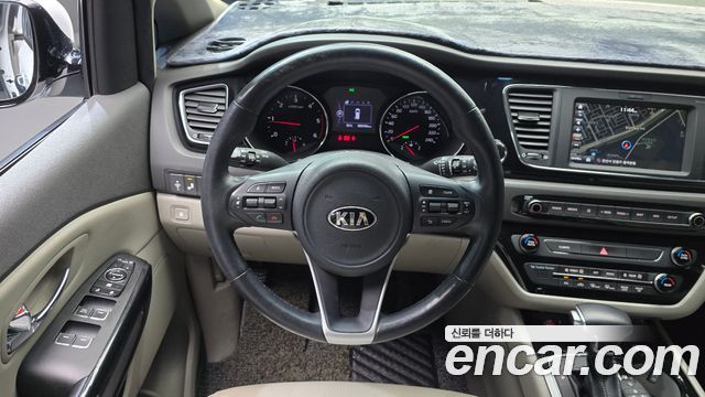 Kia Canival 2018 — photo 18